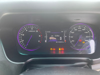 Pearl White Mahindra Marazzo M8 7 Seater