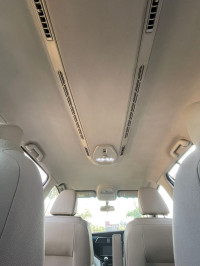 Pearl White Mahindra Marazzo M8 7 Seater