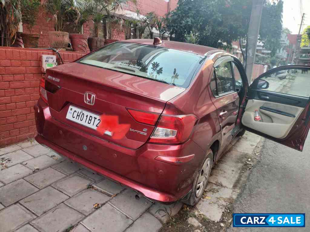 Red Honda Amaze S