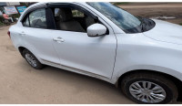 White Maruti Suzuki Dzire vxi