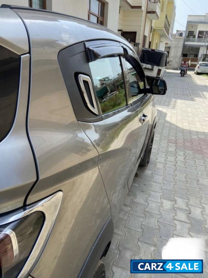 Designer Grey Mahindra KUV100 Nxt k2 6STR Designer Grey Mahindra KUV100 Nxt k2 6STR