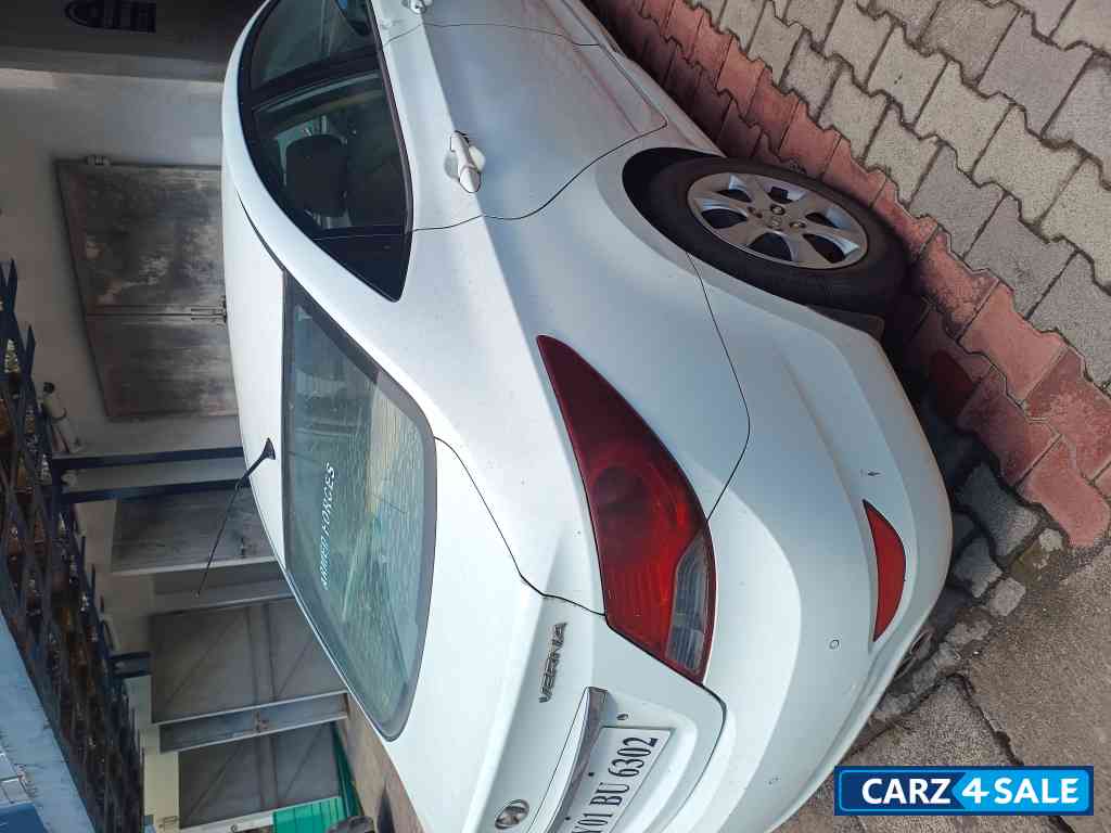 Hyundai Verna 1.6VTVT EX