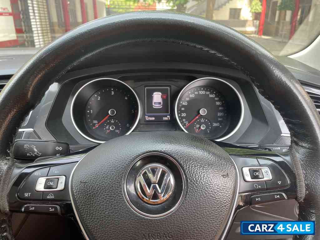 Grey Volkswagen Tiguan Highline