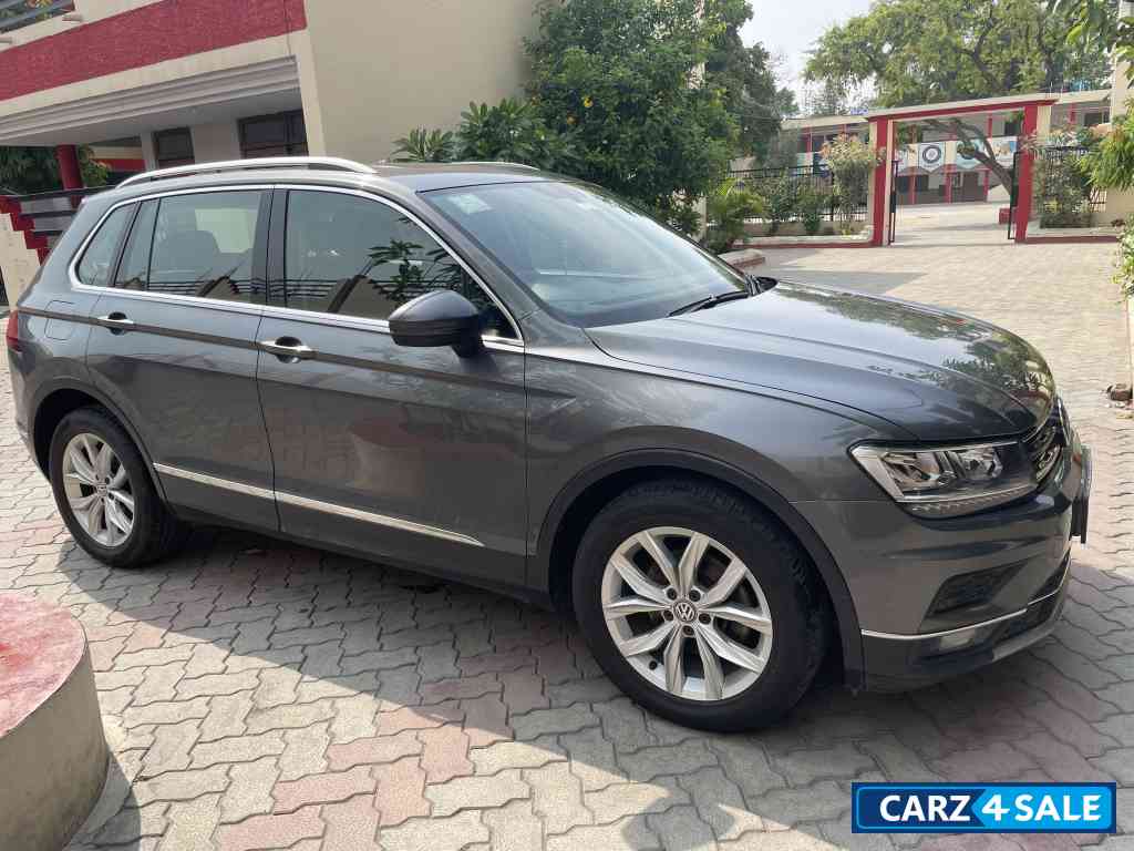 Grey Volkswagen Tiguan Highline
