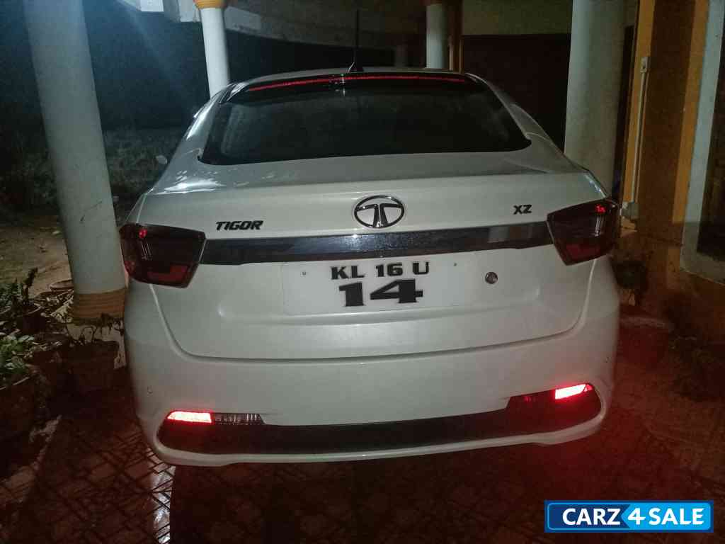 White Tata Tigor TATA TIGOR XZO PETROL