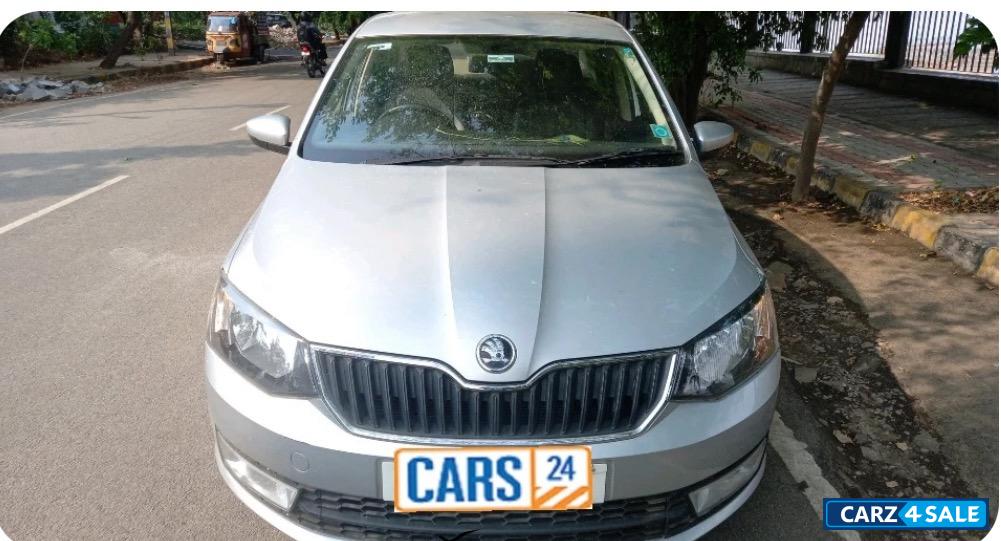 Silver Skoda Rapid Ambition 1.5
