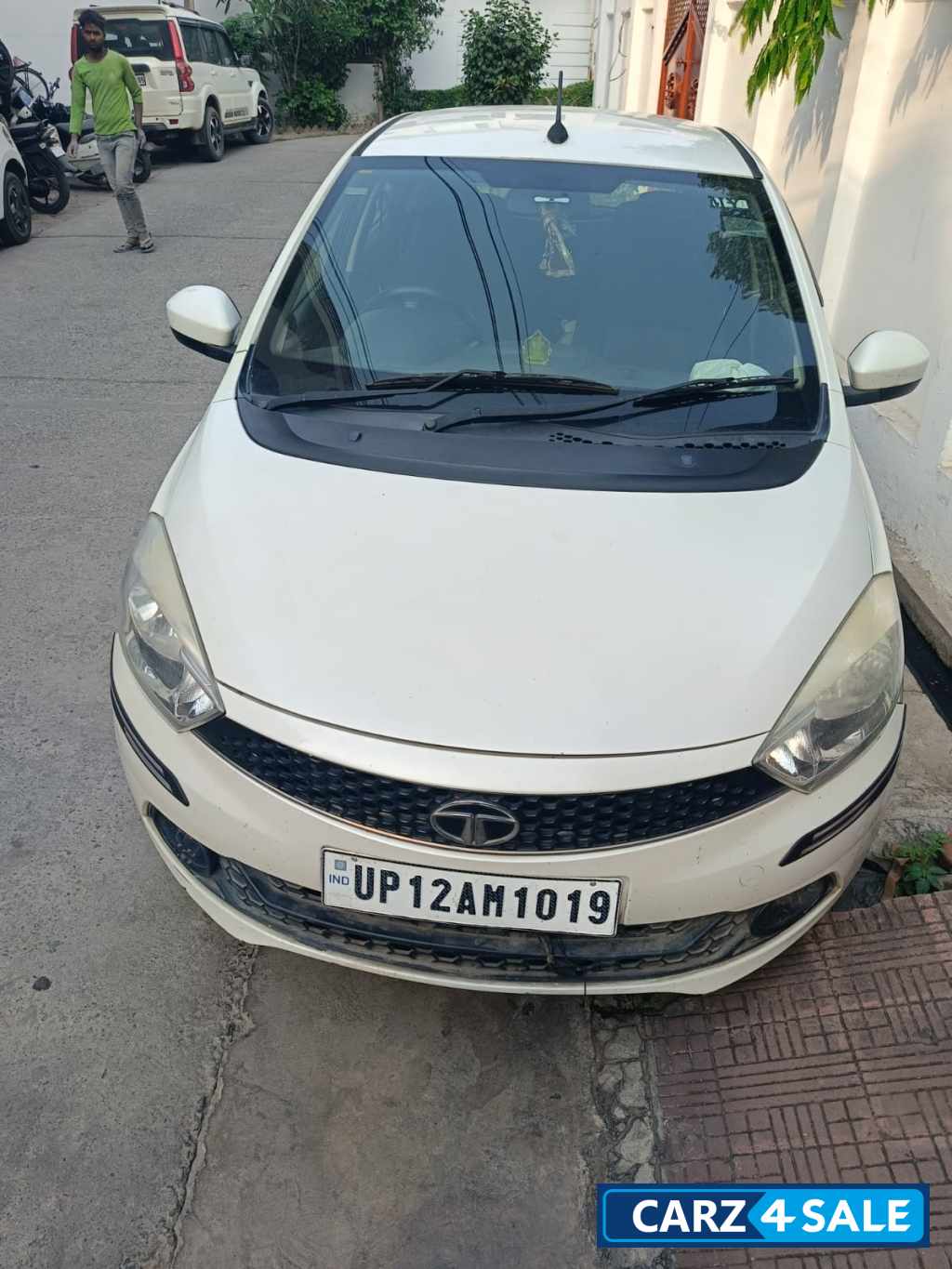 Tata Tiago XT