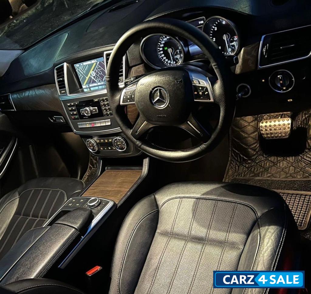 Shining Silver Mercedes-Benz GL-Class 350