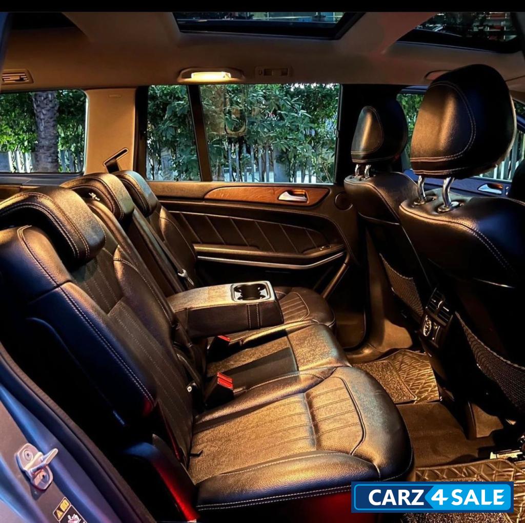 Shining Silver Mercedes-Benz GL-Class 350