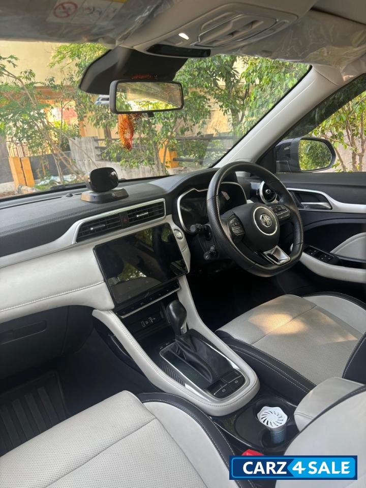 MG Astor Sharp 1.5 CVT