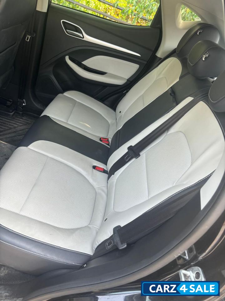 MG Astor Sharp 1.5 CVT