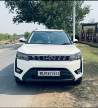 White Mahindra XUV300 W6