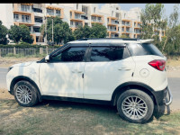 White Mahindra XUV300 W6