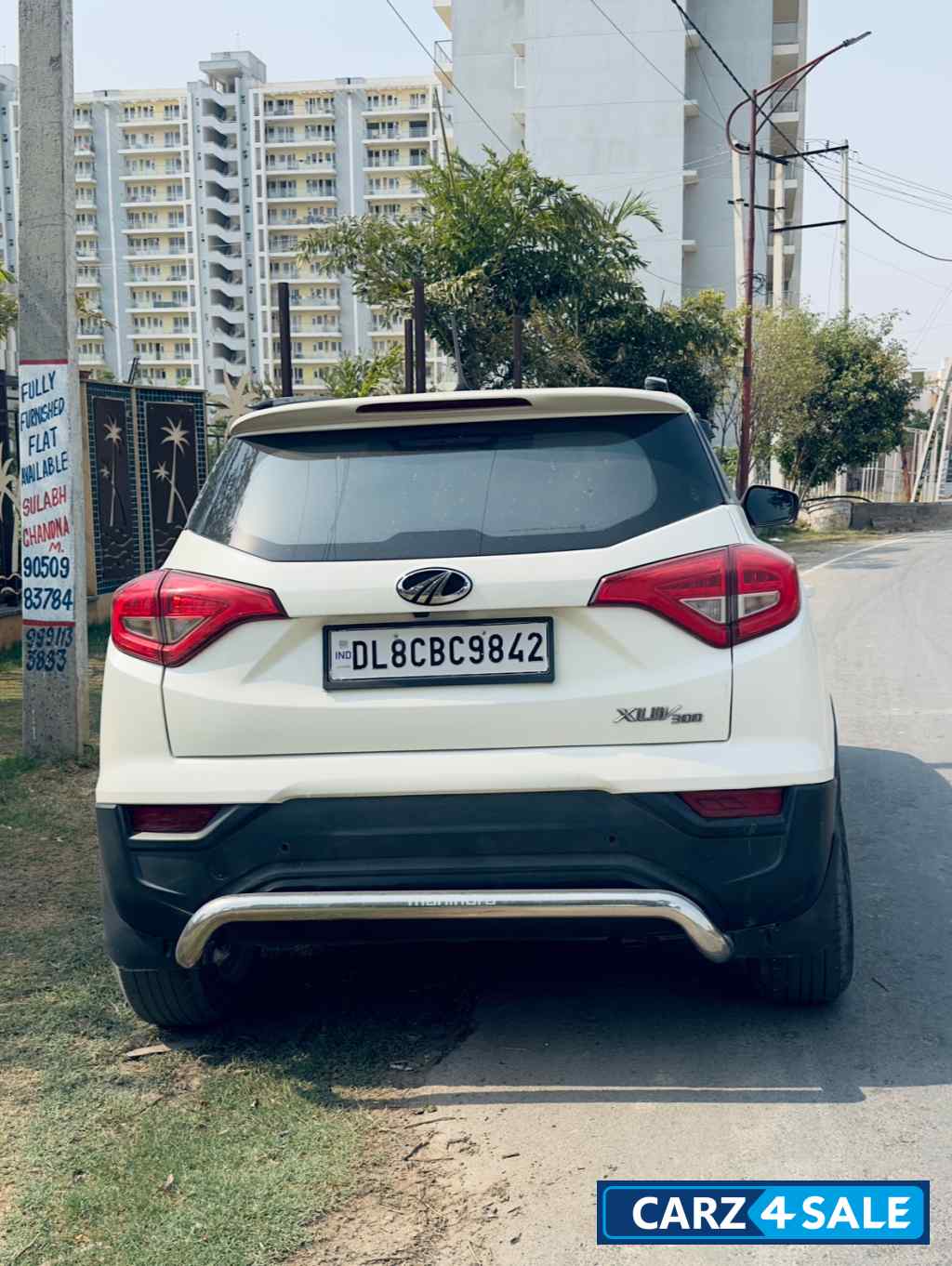 White Mahindra XUV300 W6