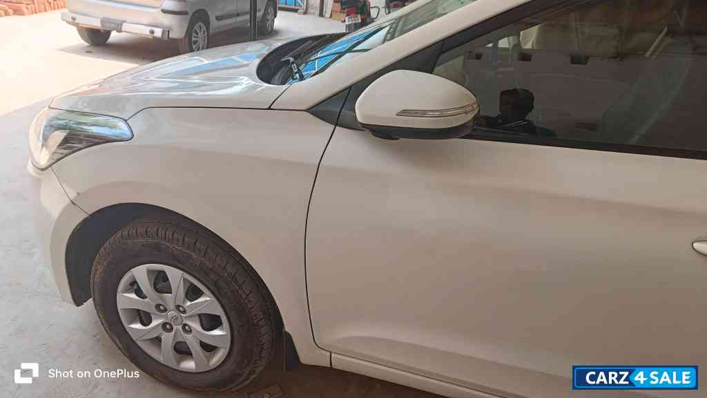 Hyundai Elite i20 White