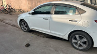 White Hyundai Verna 1.6 sx o
