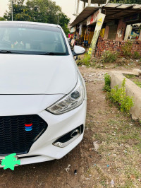 White Hyundai Verna 1.6 sx o