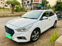 White Hyundai Verna 1.6 sx o