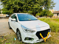 White Hyundai Verna 1.6 sx o