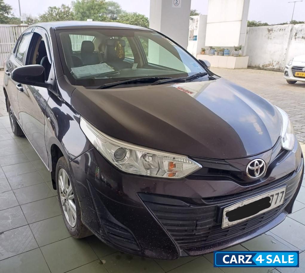 Phantom Brown Toyota Yaris 1.5 J