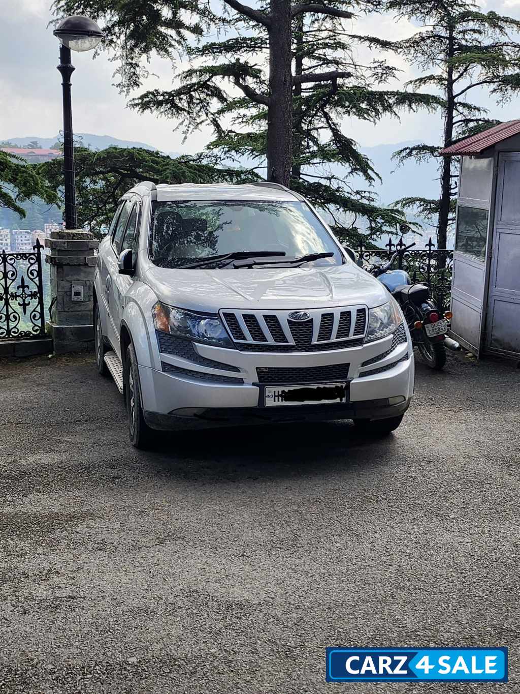 Mahindra XUV 500 W6