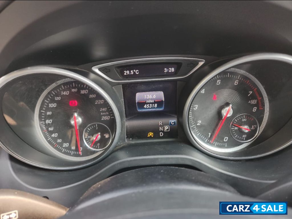 Mercedes-Benz GLA 200