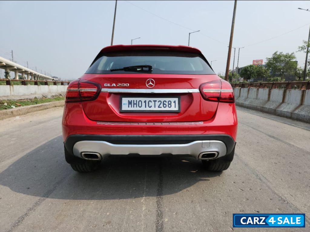 Mercedes-Benz GLA 200