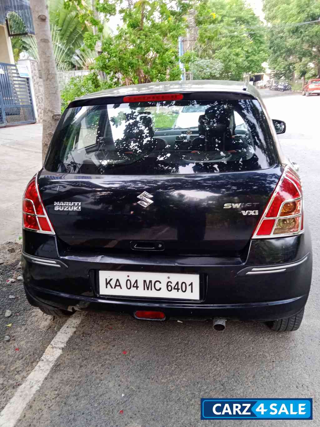 Back Maruti Suzuki Swift LXI