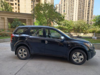 Mahindra XUV 500 W8