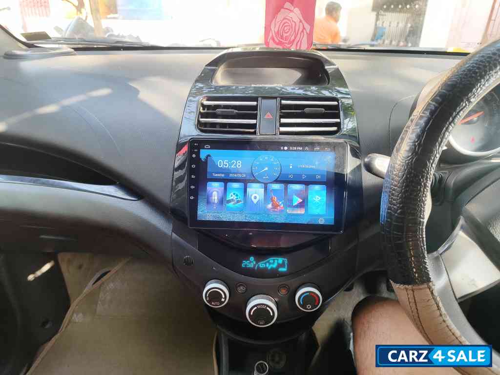 White Chevrolet Beat Diesel LT