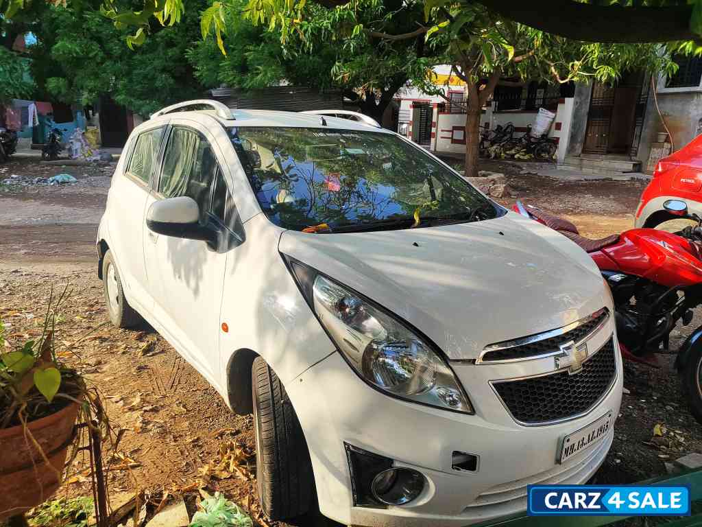 White Chevrolet Beat Diesel LT