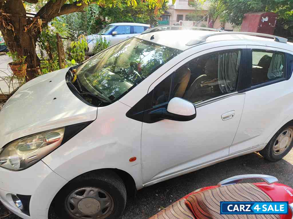 White Chevrolet Beat Diesel LT