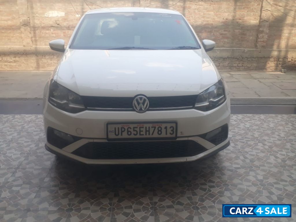 White Volkswagen Vento Highline plus Automatic