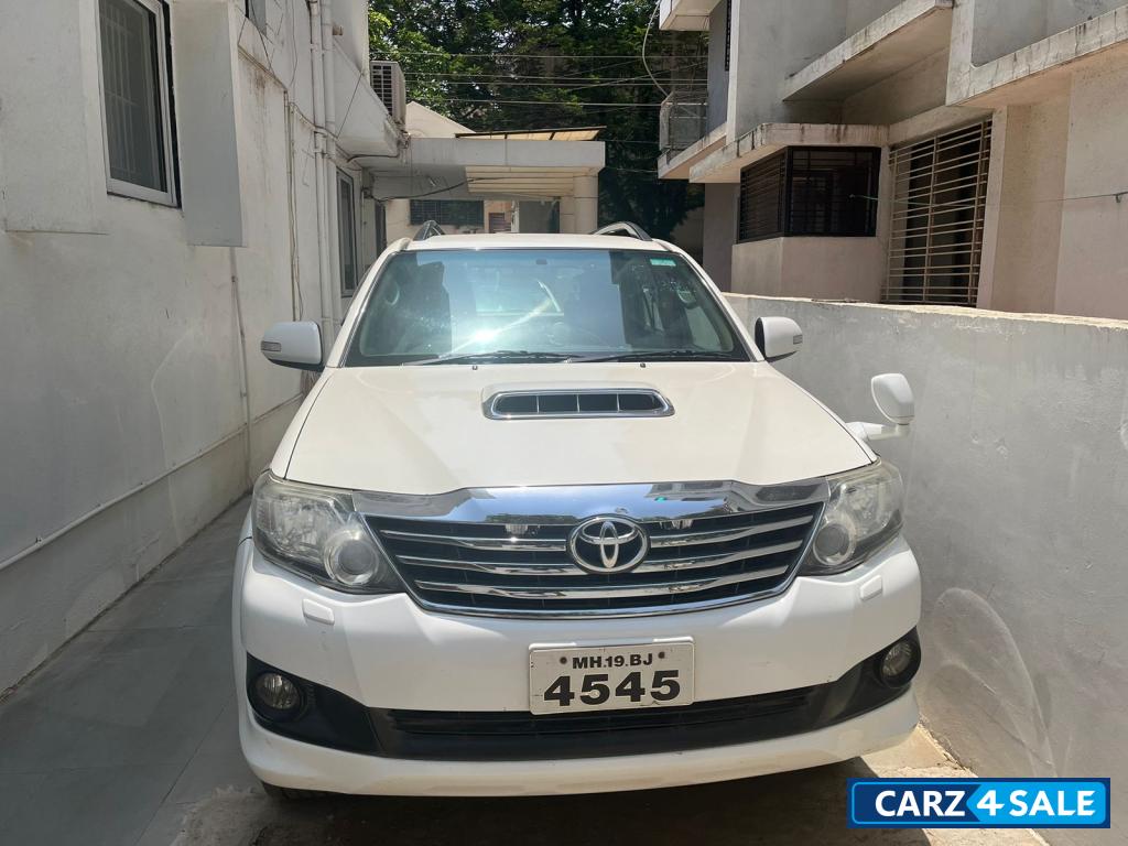 White Toyota Fortuner diesel