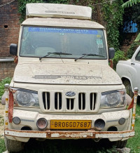 White Mahindra Bolero Camper power stering