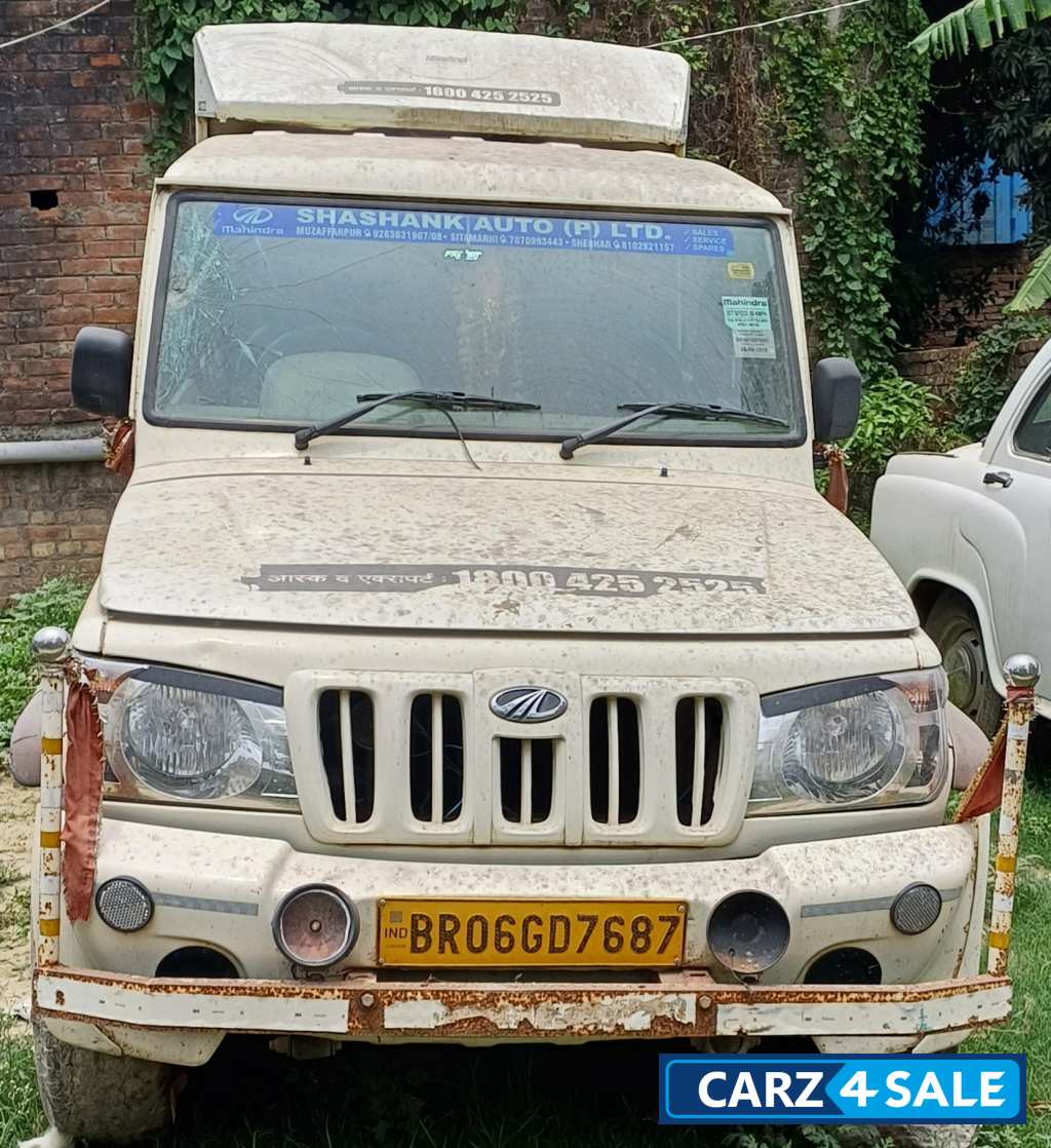 White Mahindra Bolero Camper power stering White Mahindra Bolero Camper power stering