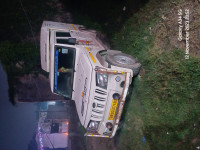 White Mahindra Bolero Camper power stering