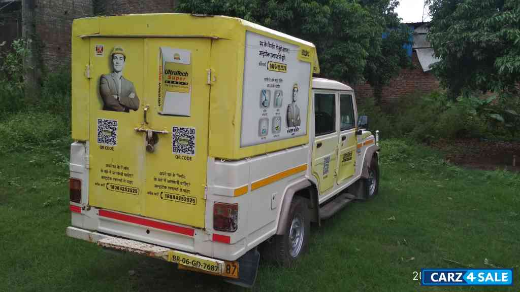 White Mahindra Bolero Camper power stering White Mahindra Bolero Camper power stering