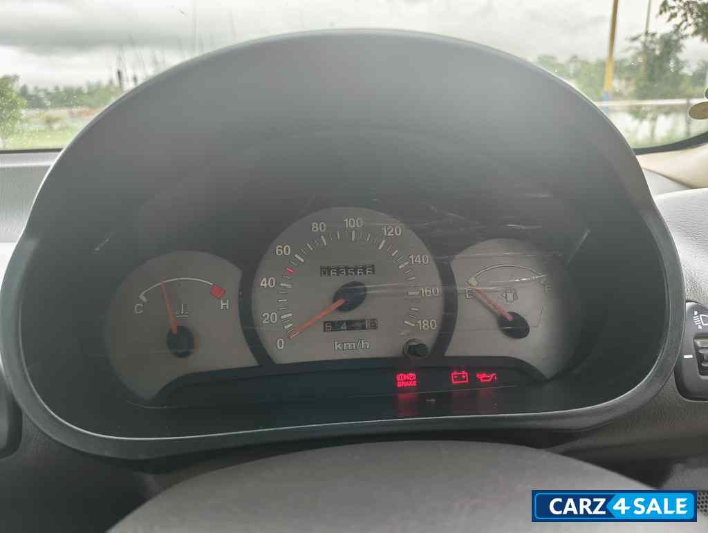 Silver Hyundai Santro GL Silver Hyundai Santro GL