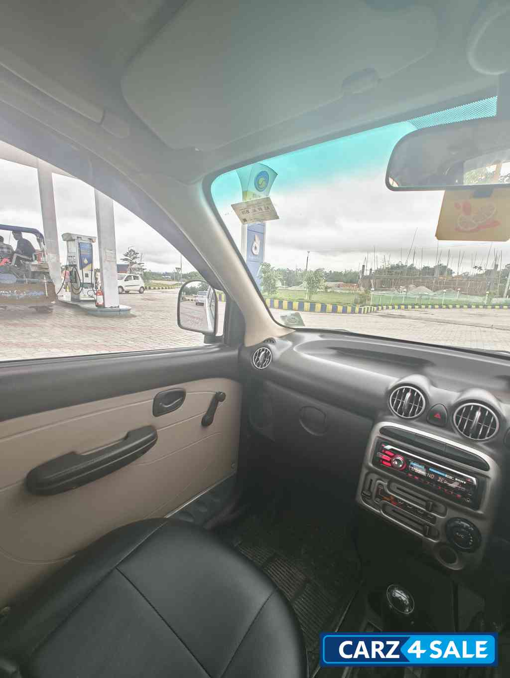 Silver Hyundai Santro GL Silver Hyundai Santro GL