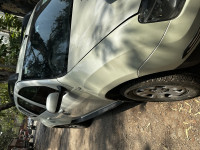 White Renault Duster rxe petrol