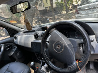 White Renault Duster rxe petrol