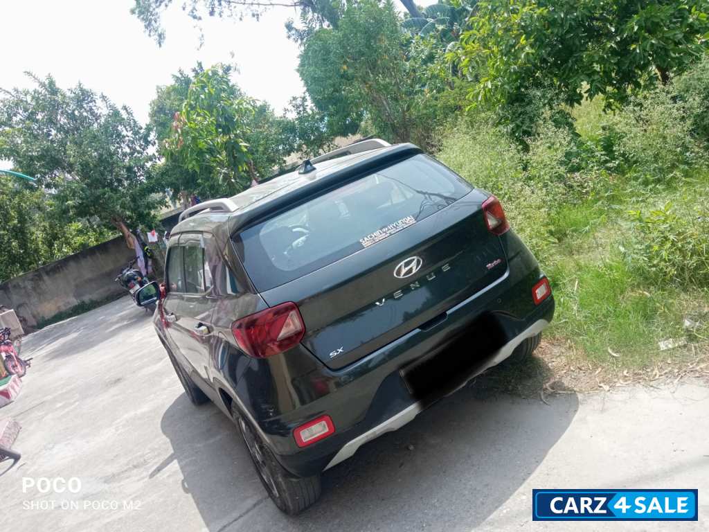 Forest Green Hyundai Venue Sx turbo