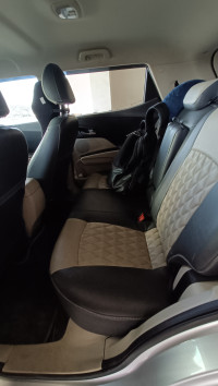 Dsat Silver Mahindra XUV300 W8  diesel