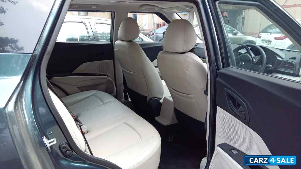 Aquamarine Mahindra XUV300 w6 Aquamarine Mahindra XUV300 w6