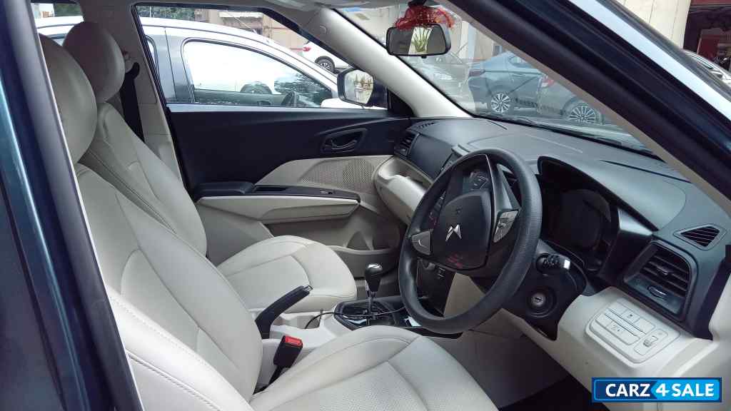 Aquamarine Mahindra XUV300 w6 Aquamarine Mahindra XUV300 w6