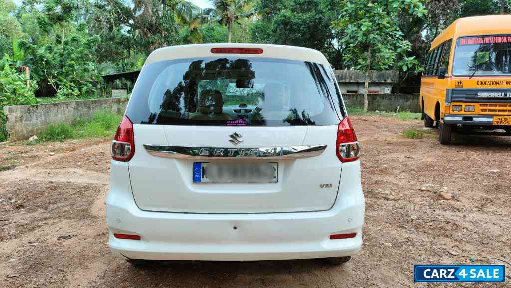 White Maruti Suzuki Ertiga VXI CNG 2016