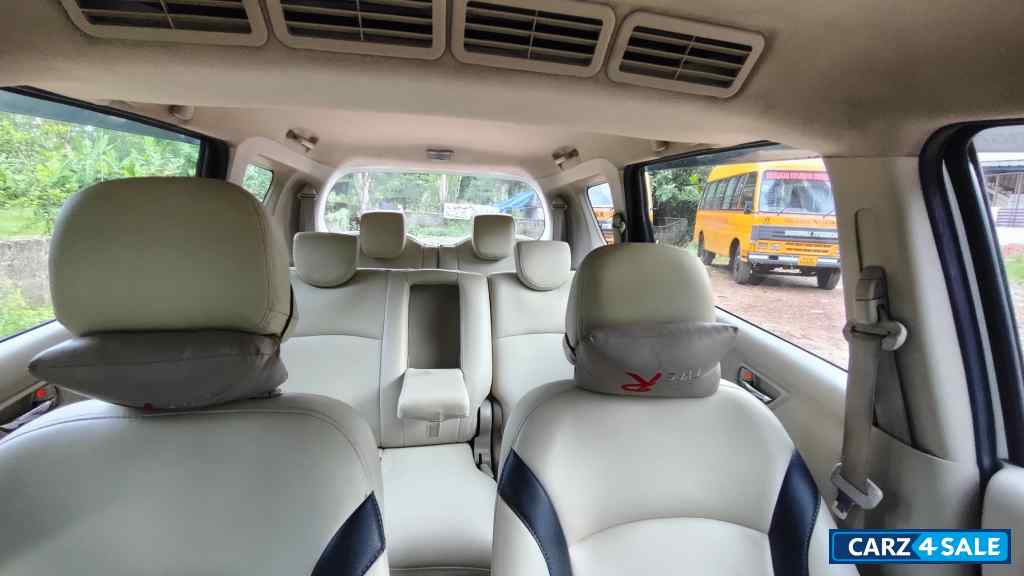 White Maruti Suzuki Ertiga VXI CNG 2016