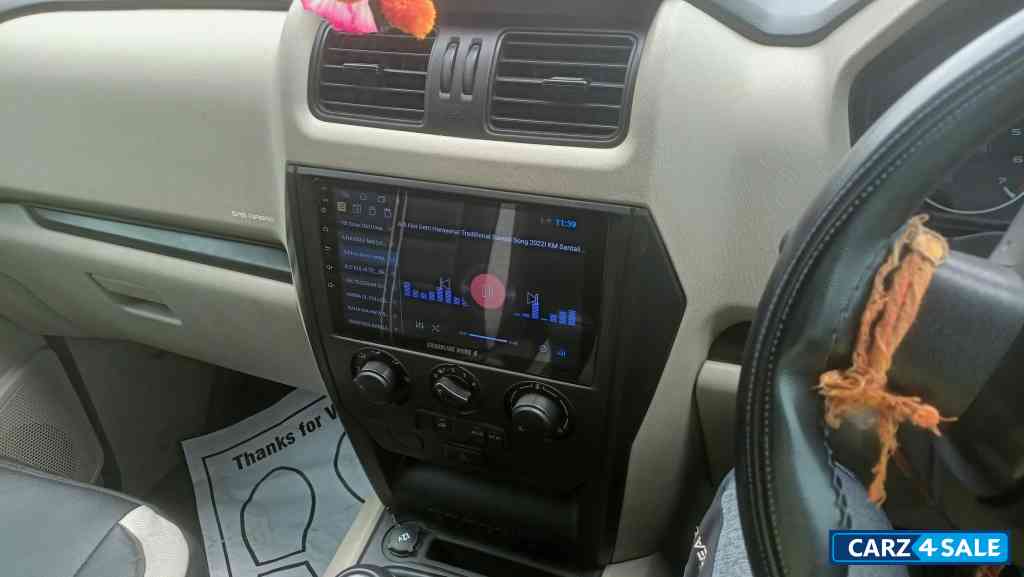 White Mahindra Scorpio S5