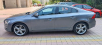 Silver Volvo S60 D4 MOMENTUM